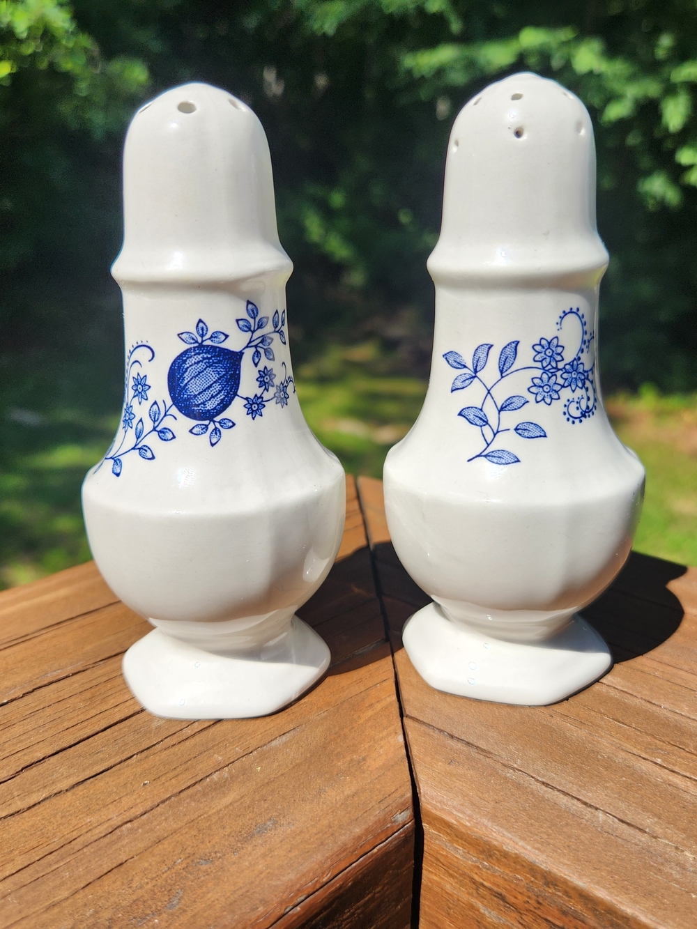 Vtg Coventry Blue Onion Kensington Ironstone Salt & Pepper Shakers